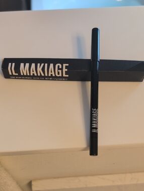 IL MAKIAGE Black Long-Wear Eye Pencil - Deep Black